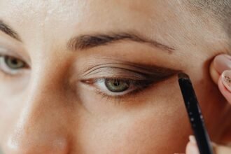 eyebrow slit styling guide