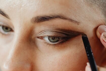 eyebrow slit styling guide